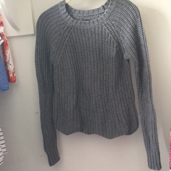 American eagle gray knit sweater. Size XS. - Picture 2 of 3